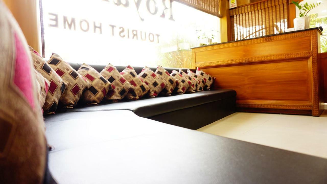 Thayamkery'S Royal Inn Kochi Exterior foto